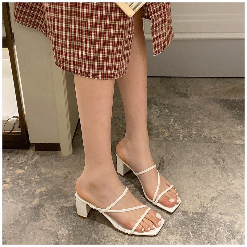 woloong Elegant Women Dress Shoes Summer Outdoor Beach Clip Toe Narrow Band Square Heels Slippers Fashion Peep Toe Sandalen