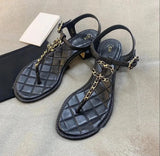 New Flats sandal Women Shoes channel  Summer Beach Clip Toe Slides Luxury Brand Designer Flip-flops Quilted Chain Sandals low heel Women Slippers tn