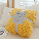 1pc Ultra-Soft Fuzzy Fleece Throw Blanket - Cozy 3D Jacquard Weave, Lightweight, Warm, Comfy, Textured, and Fluffy for Home Decor, Bed, and Couch - Perfect for Chilly Nights and Snuggling Up