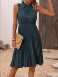 woloong Split-Joint Solid Color Pleated Sleeveless Loose Mock Neck Midi Dresses