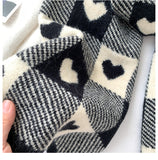 Knitted Scarf Love Heart Scarf Black White Plaid Scarf Thickened Warm Winter Women's Scarves Christmas New Year Gifts Black