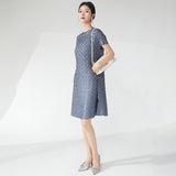 2025 Fashion women's summer dress design a hand-pleated loose round neck solid color versatile short-sleeved  medium and long dress
