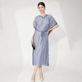 2025 skirt has a high sense of texture, loose bat sleeves, large size, middle-aged belly cover, lace-up and thin dress.