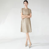 2025 Fashion women's summer dress design a hand-pleated loose round neck solid color versatile short-sleeved  medium and long dress