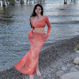 2025 Phuket, Sanya, Thailand, for vacation photos, wear a smudge top, slim-fitting hip skirt set, vacation dress