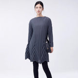 2025 handmade pleated top women's medium and long design sense niche loose butt cover long sleeve t-shirt women's clothes