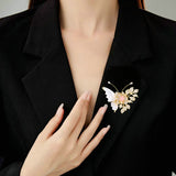 2025 High-end natural shell butterfly micro-inlaid zircon brooch niche light luxury coat, exquisite dinner corsage accessories