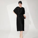 2025 skirt has a high sense of texture, loose bat sleeves, large size, middle-aged belly cover, lace-up and thin dress.