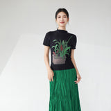 2025 Women's T-shirt short-sleeved design sense 2025 summer new printed black slim-fitting and thin bottoming shirt  top