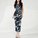 2025 Fashion high-end pleated dress women's sleeveless printed fish scale pleated split temperament elegant medium and long one-step skirt