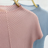 Miyake summer new fish scale pleated top design sense simple short-sleeved crew neck top women solid color inner women